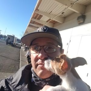 Meet your Posher, Derek